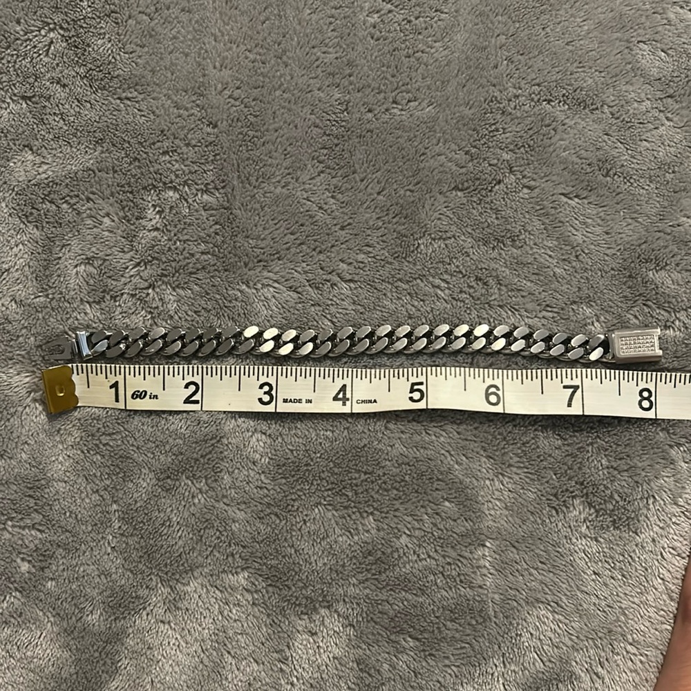 Unisex Bulova SS bracelet with Diamond clasp. - Picture 2 of 4